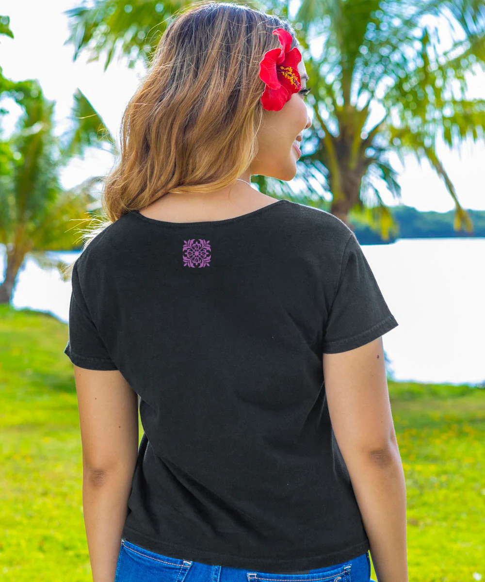 Moana Quilt - Black Short Sleeve Scoop Neck T-Shirt - Image 3