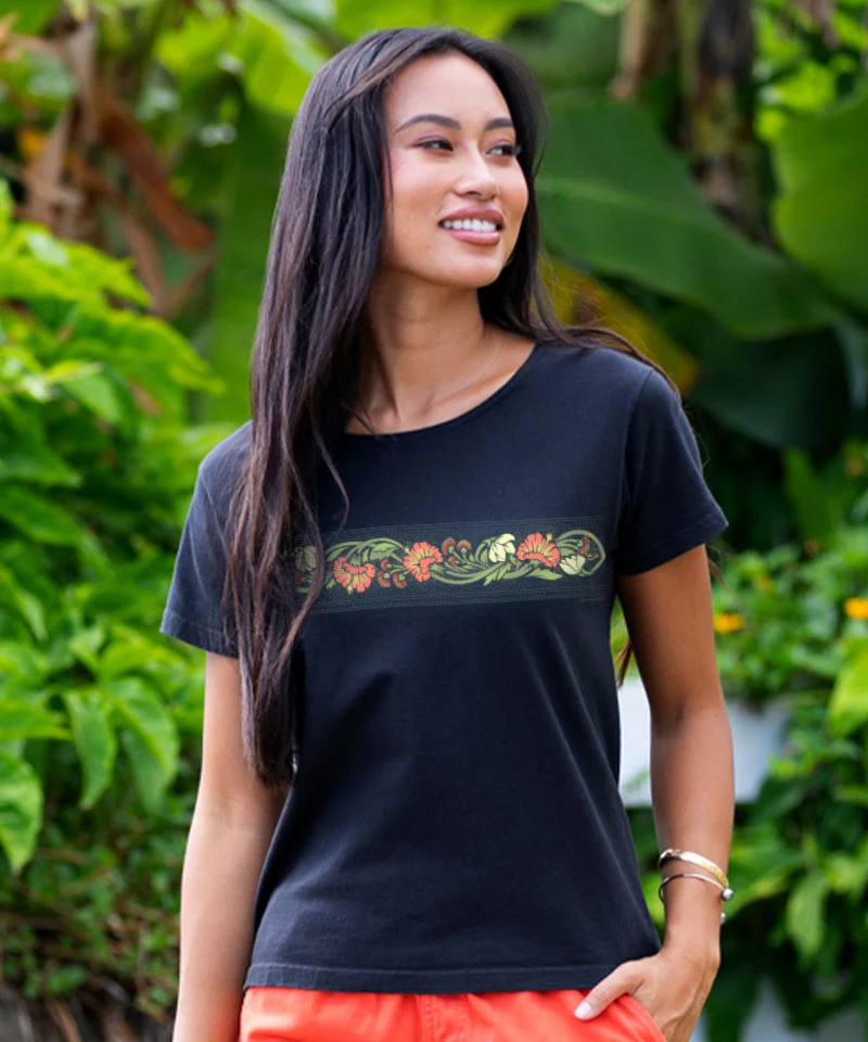Winding Hibiscus - Black Short Sleeve Scoop Neck T-Shirt - Image 2